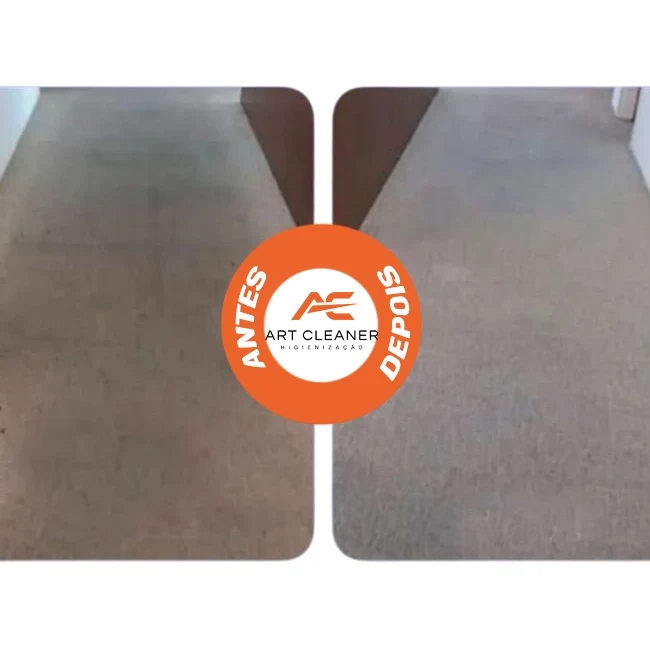 Registro oficial de antes e depois de carpete em corredor